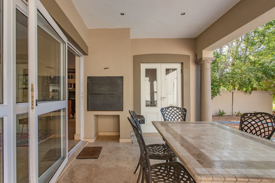 To Let 4 Bedroom Property for Rent in Boschenmeer Golf Country Estate Western Cape